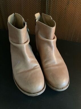 Beek Quail Leather Side Zip Ankle Boots Women's Size 8.5